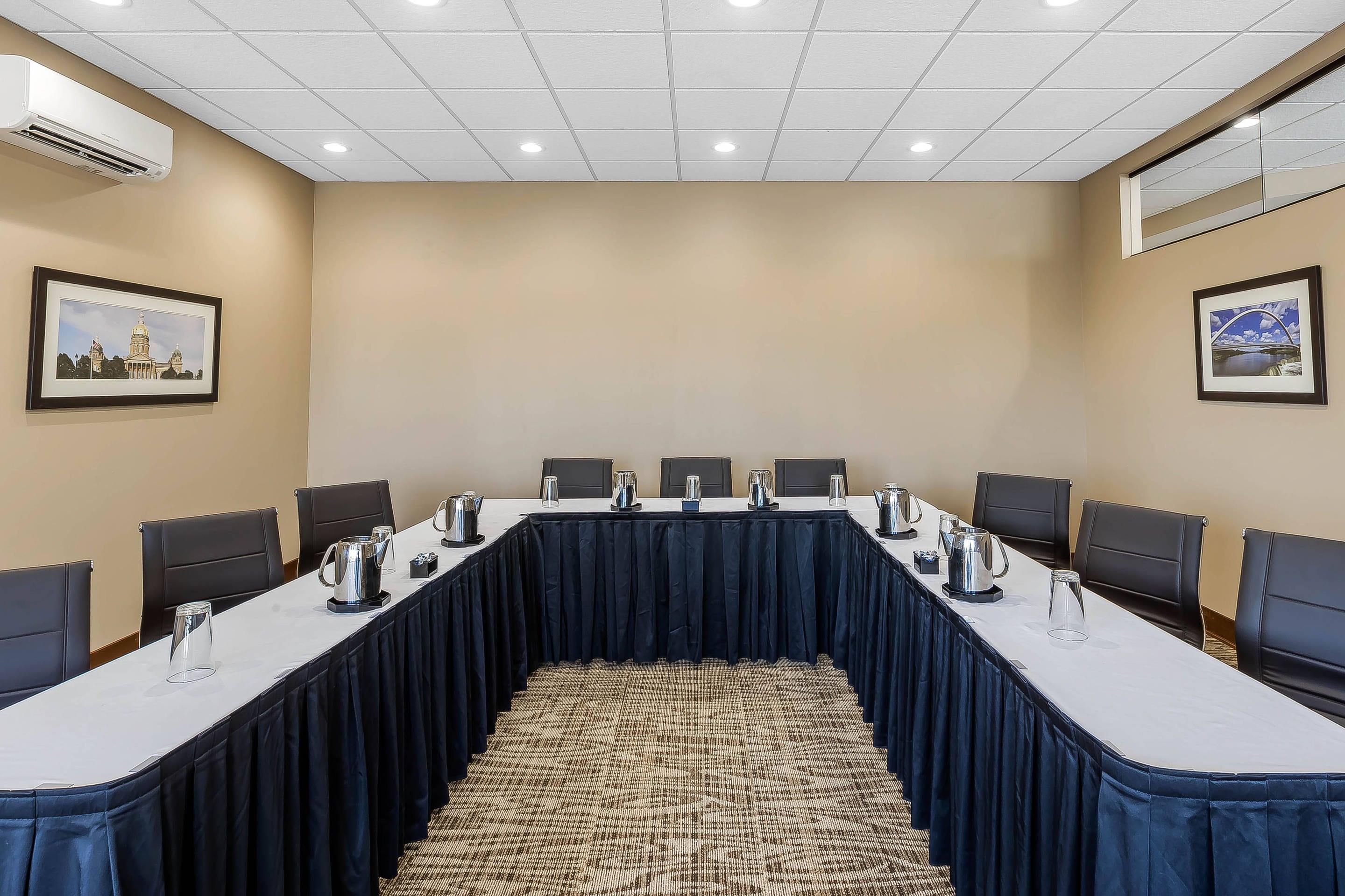 Meeting room | Comfort Inn & Suites Event Center