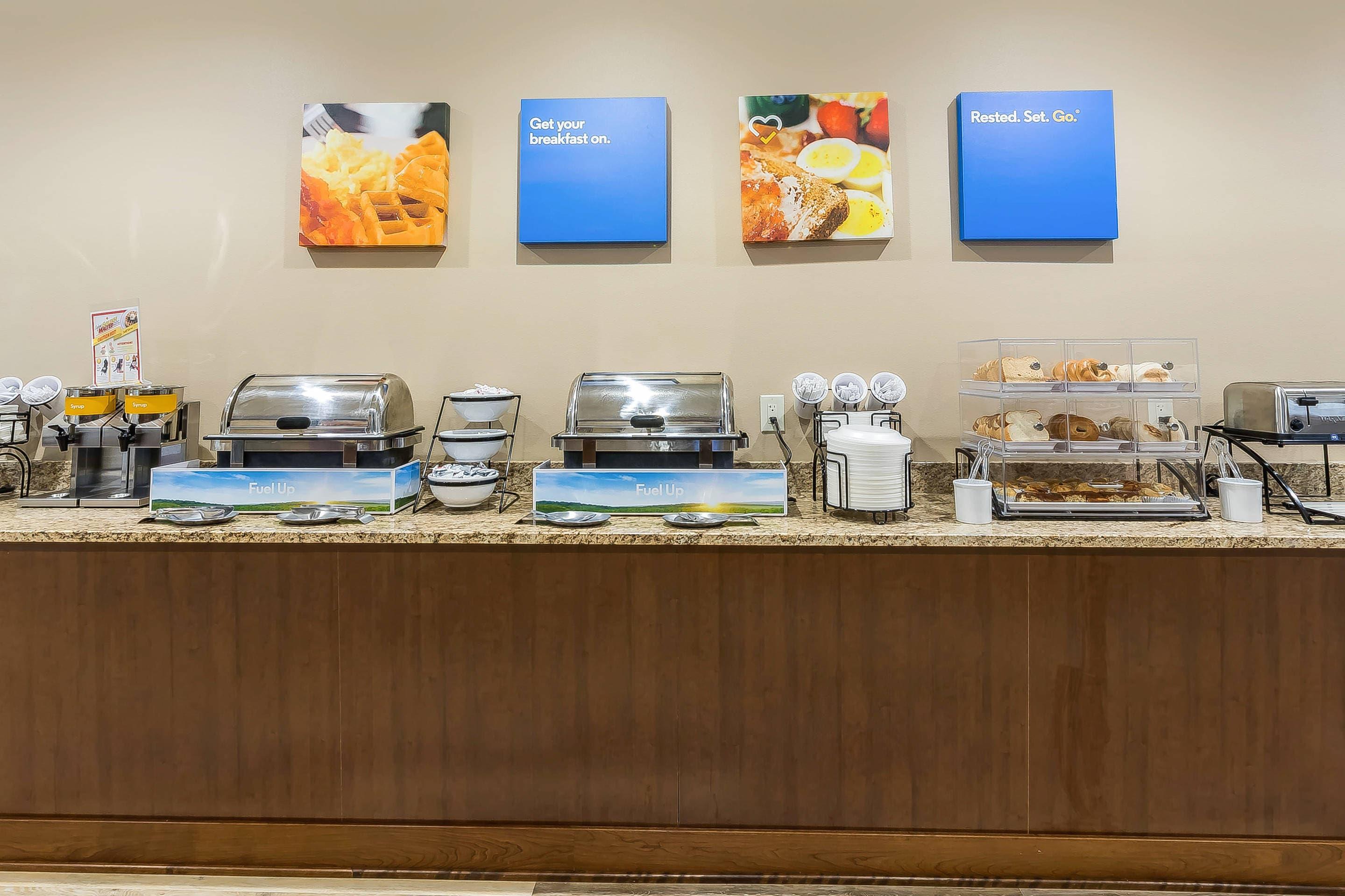 Breakfast area | Comfort Inn & Suites Event Center
