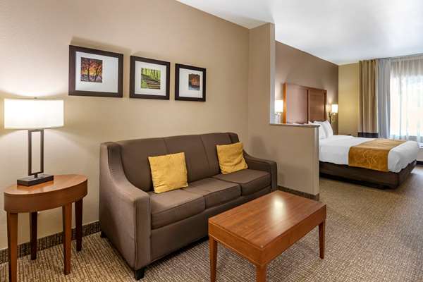  - Comfort Suites Coralville