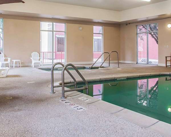 Pool - Quality Inn Fort Dodge