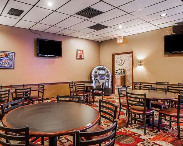 Restaurant - Quality Inn Fort Dodge