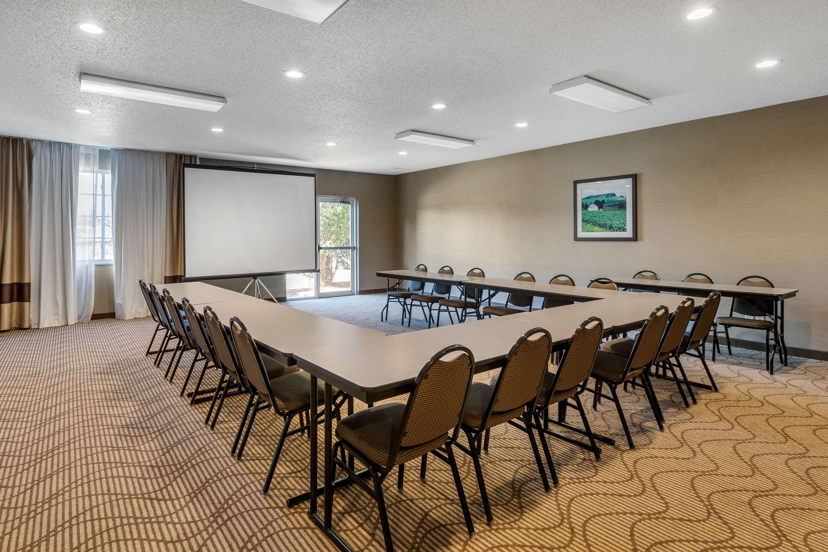 Meeting room | Comfort Suites Cedar Falls