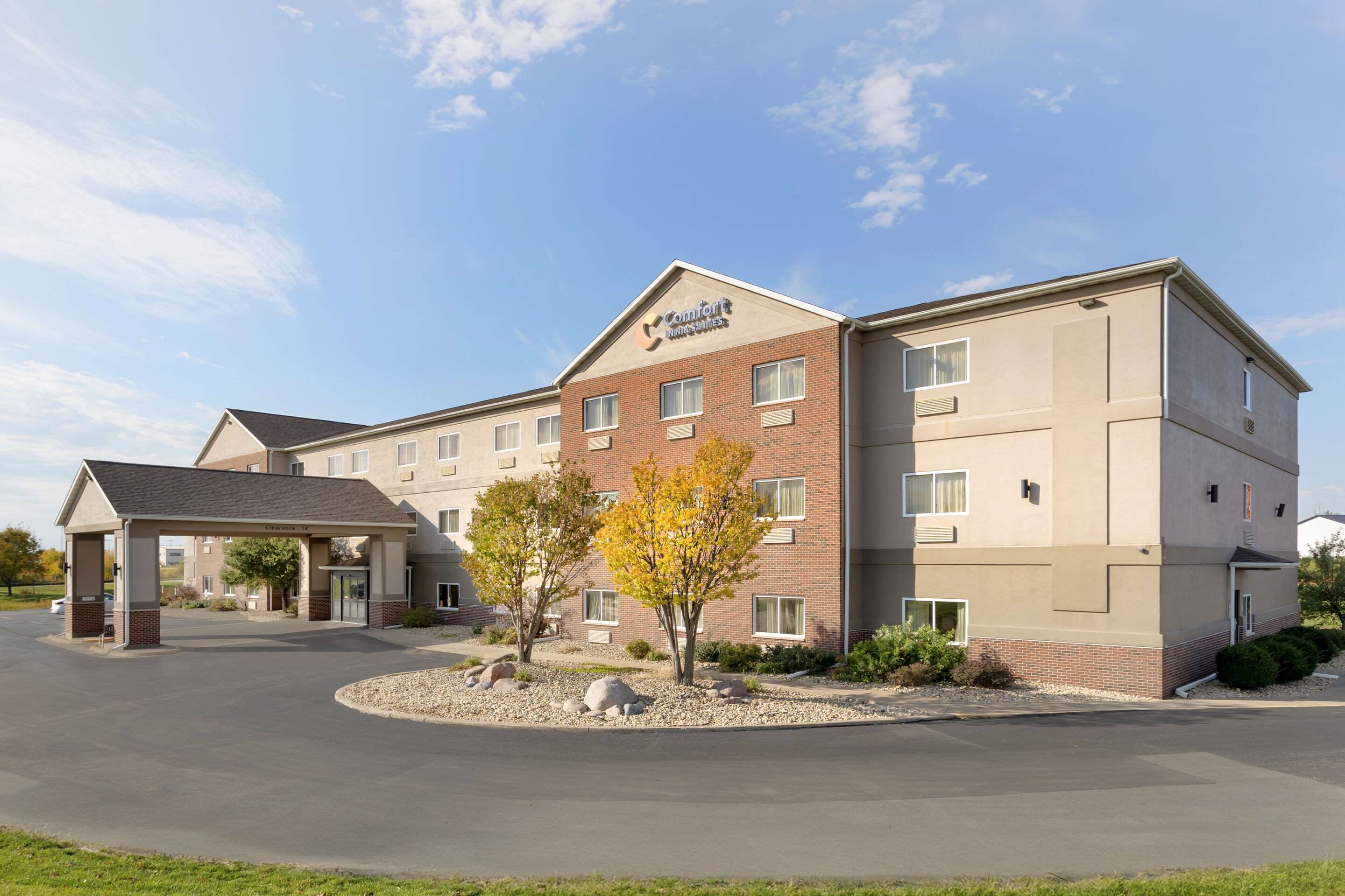 Hotel exterior | Comfort Inn & Suites Davenport - Quad Cities
