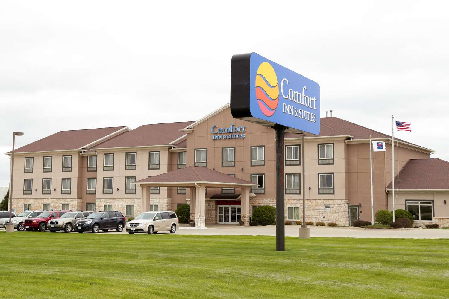 Comfort Inn & Suites Grinnell, IA See Discounts