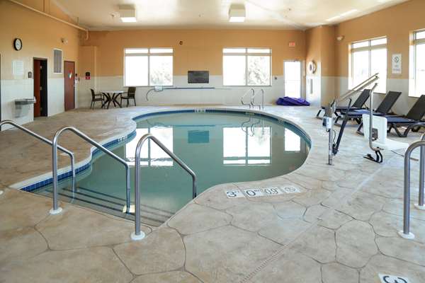 Pool - Comfort Inn & Suites Grinnell