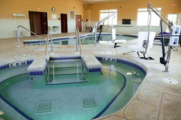 Pool - Comfort Inn & Suites Grinnell