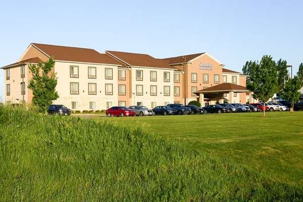 Exterior view - Comfort Inn & Suites Grinnell