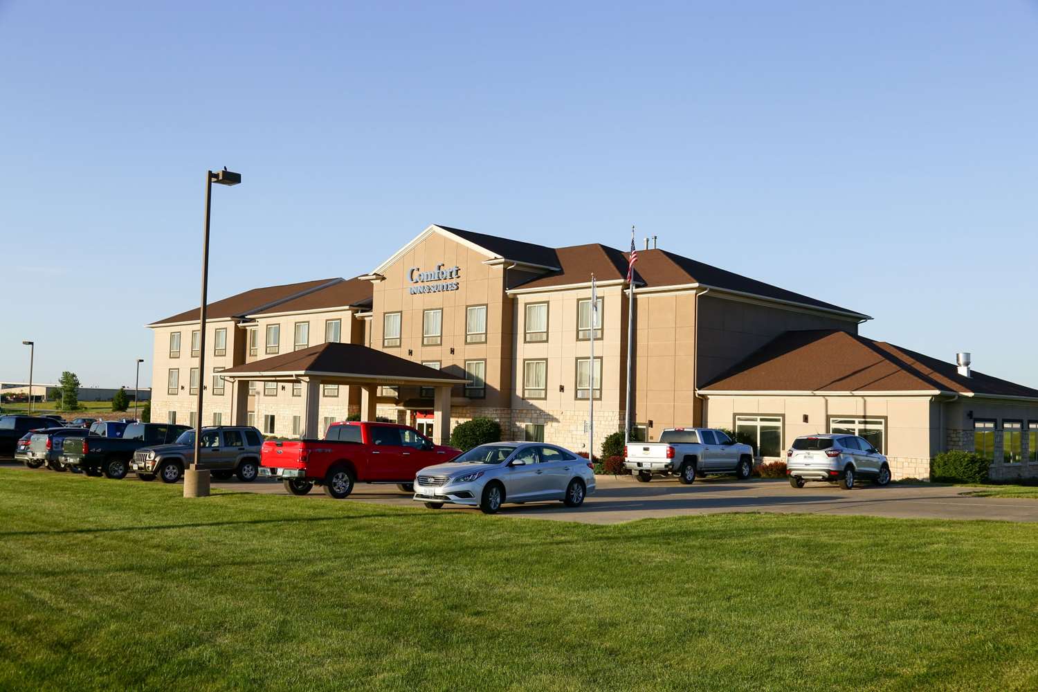 Comfort Inn & Suites Grinnell, IA See Discounts