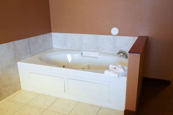  - Comfort Inn & Suites Grinnell