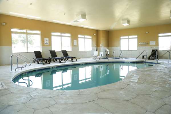 Pool - Comfort Inn & Suites Grinnell