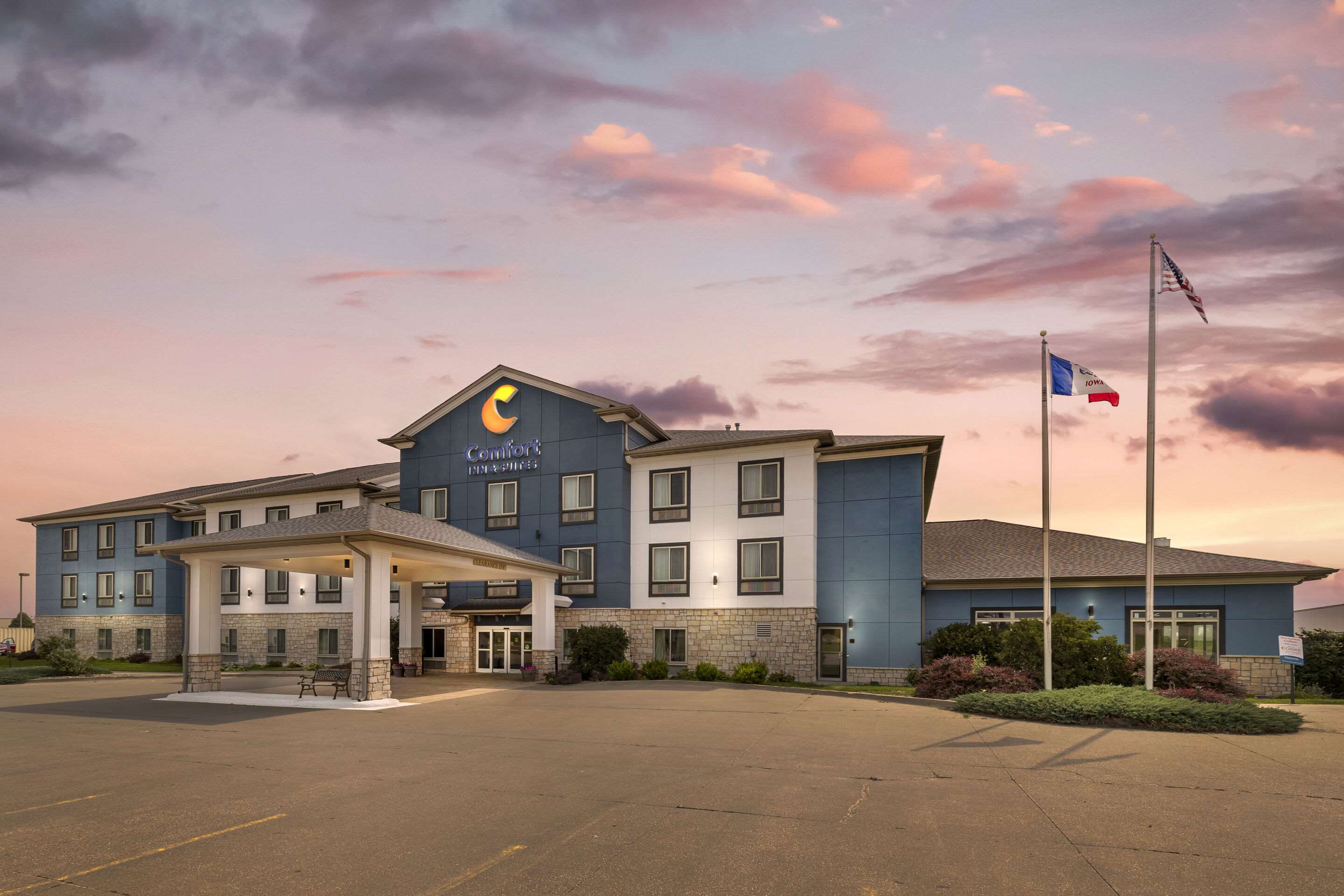 Hotel exterior | Comfort Inn & Suites Grinnell near I-80