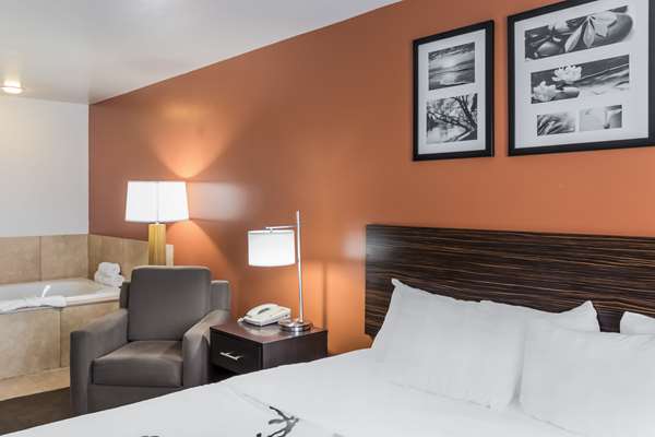  - Sleep Inn North Liberty - I-380, Exit 4