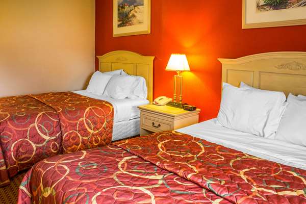  - Econo Lodge Inn & Suites Walnut - I-80, Exit 46