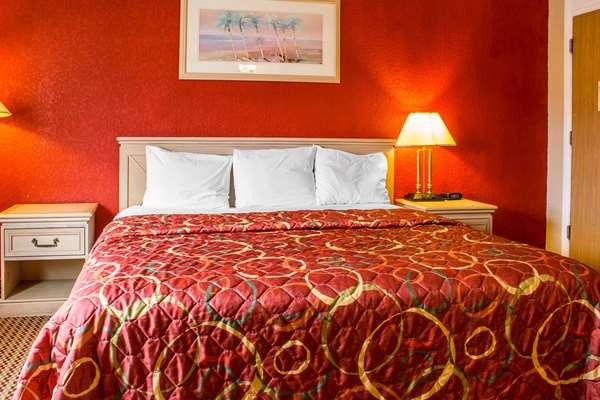  - Econo Lodge Inn & Suites Walnut - I-80, Exit 46