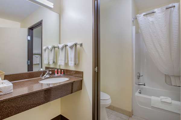  - Econo Lodge Inn & Suites Fairgrounds Des Moines