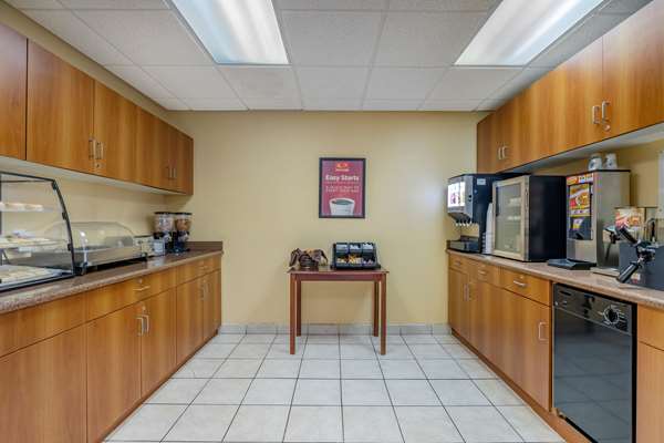 Amenities - Econo Lodge Inn & Suites Fairgrounds Des Moines