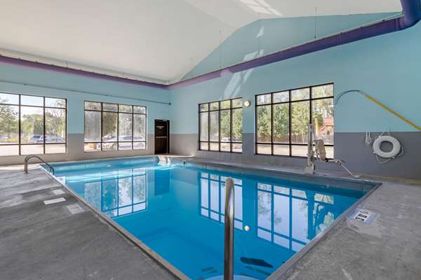 Pool - Econo Lodge Inn & Suites Fairgrounds Des Moines