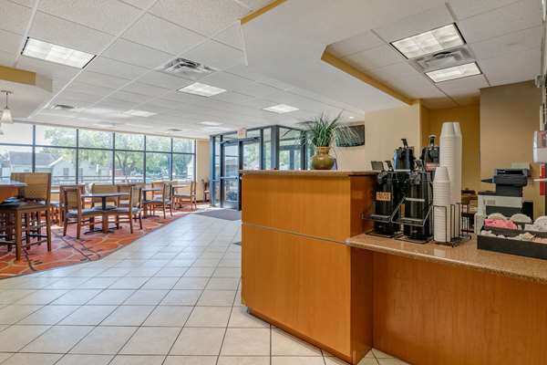 Amenities - Econo Lodge Inn & Suites Fairgrounds Des Moines