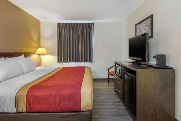  - Econo Lodge Inn & Suites Fairgrounds Des Moines