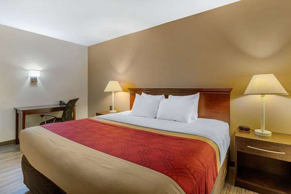  - Econo Lodge Inn & Suites Fairgrounds Des Moines