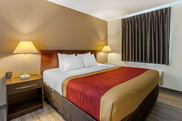  - Econo Lodge Inn & Suites Fairgrounds Des Moines
