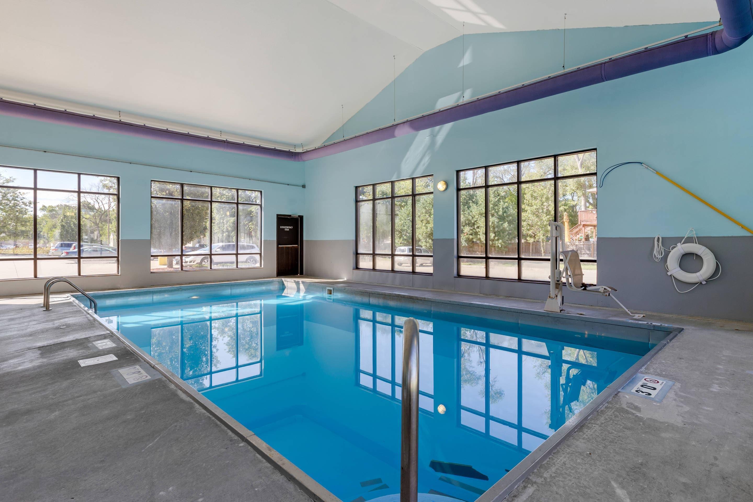 Indoor pool | Econo Lodge Inn & Suites Fairgrounds