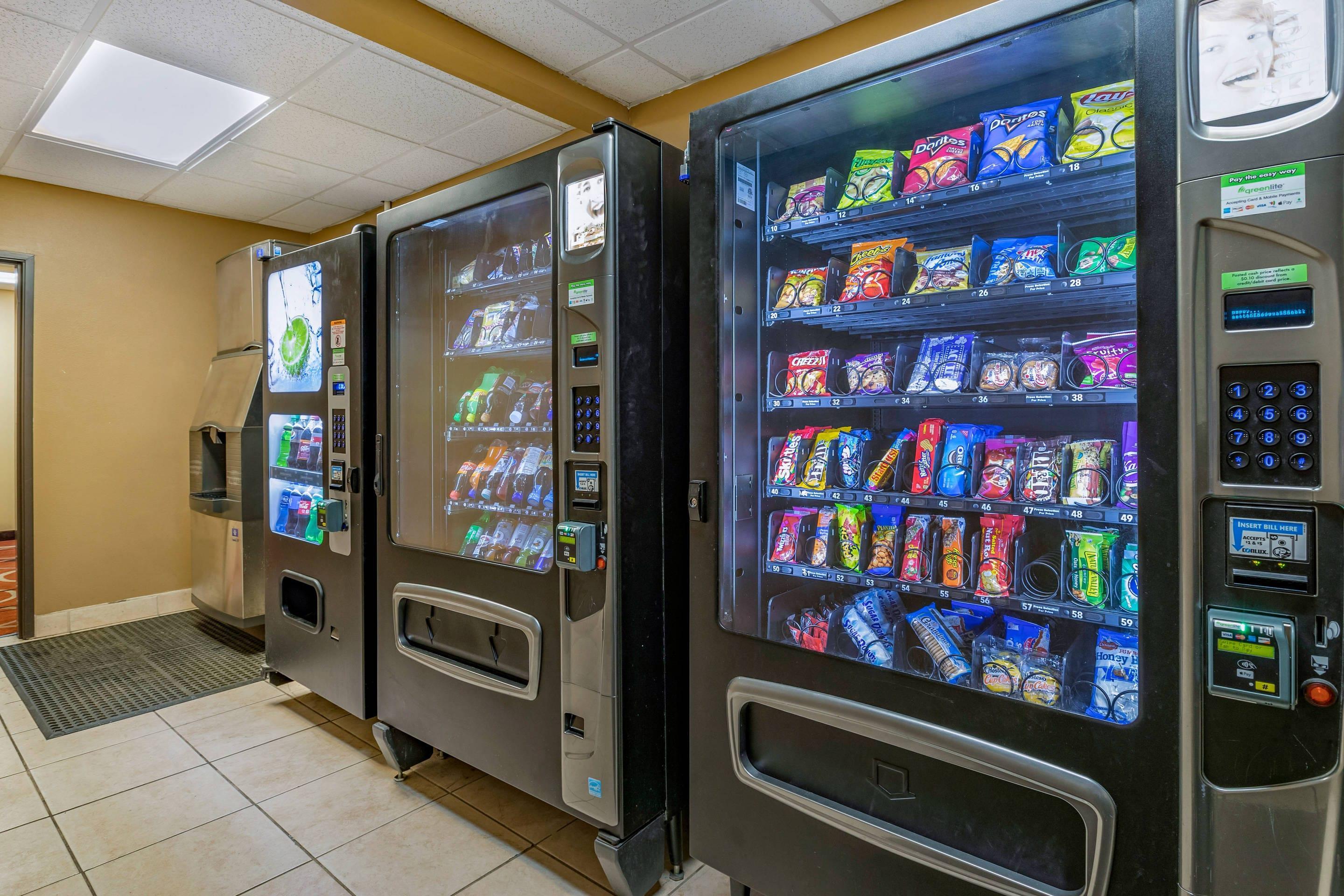 Hotel vending area | Econo Lodge Inn & Suites Fairgrounds