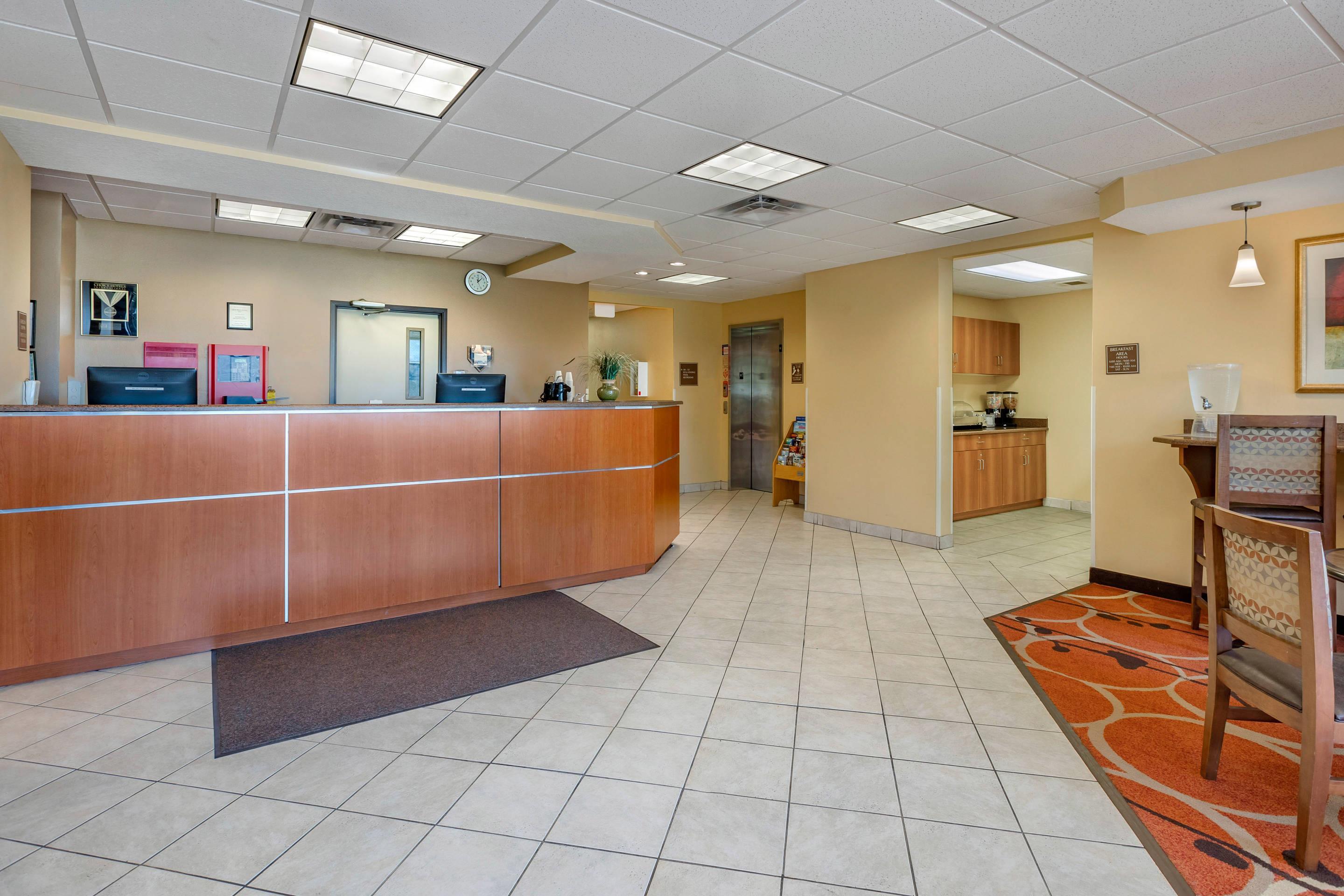 Hotel lobby | Econo Lodge Inn & Suites Fairgrounds