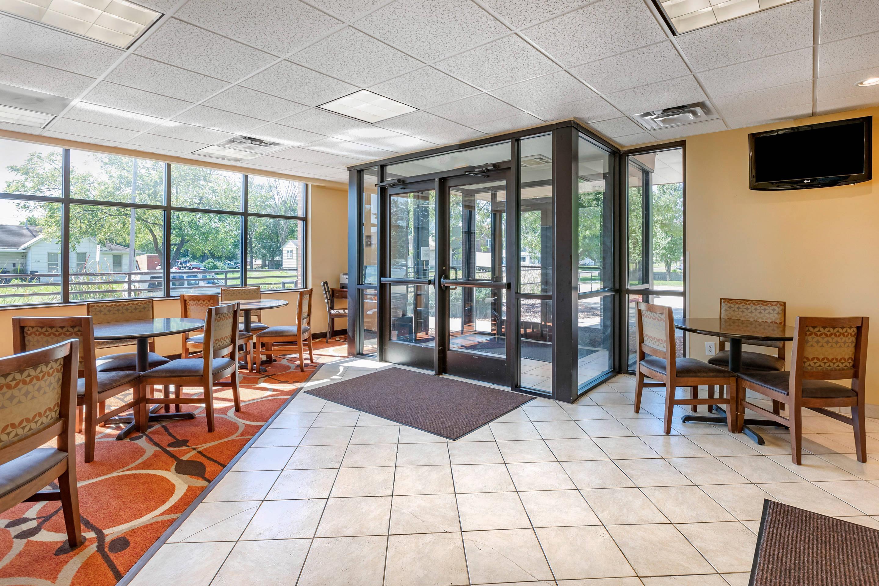 Hotel lobby | Econo Lodge Inn & Suites Fairgrounds