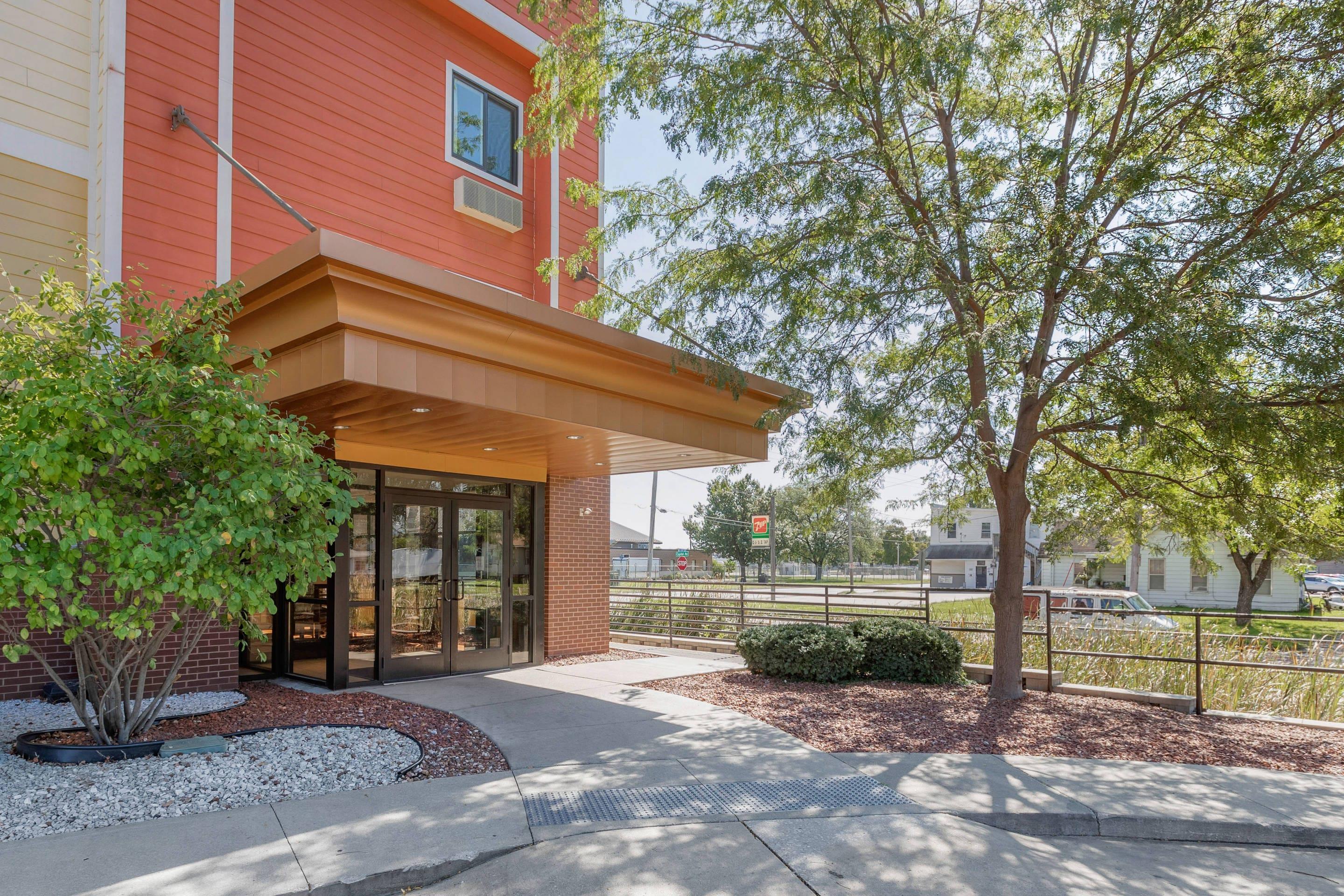 Hotel exterior | Econo Lodge Inn & Suites Fairgrounds