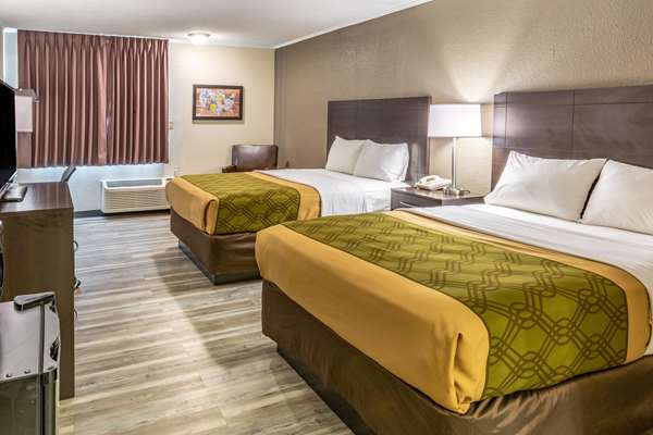  - Econo Lodge Inn & Suites Newton - I-80, Exit 164