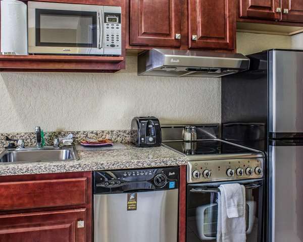  - MainStay Suites Coralville - I-80, Exit 240
