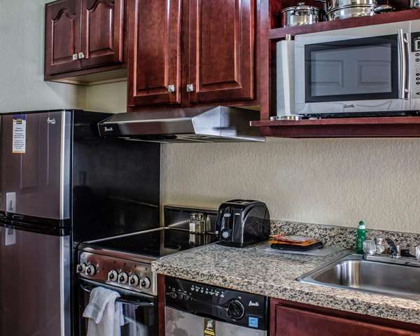  - MainStay Suites Coralville - I-80, Exit 240