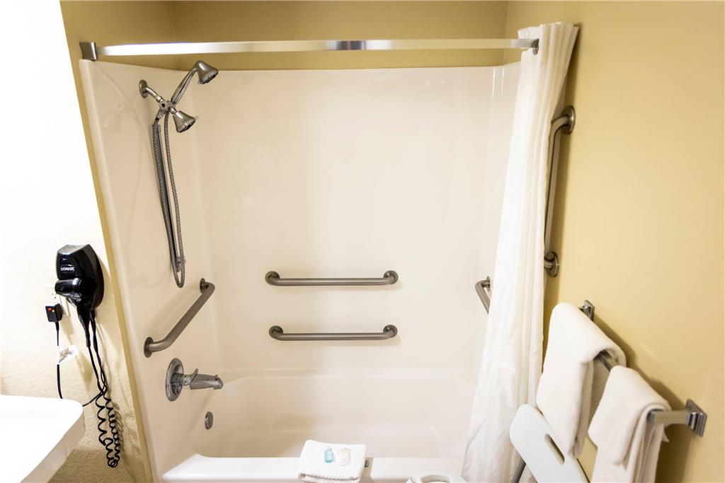 MAINSTAY SUITES CORALVILLE IOWA CIT-guestroom-Guest Room,Bathroom,On-Site.jpg