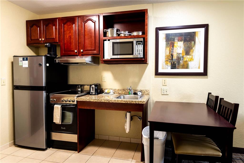 MAINSTAY SUITES CORALVILLE IOWA CIT-guestroom-Guest Room,Suite,On-Site.jpg
