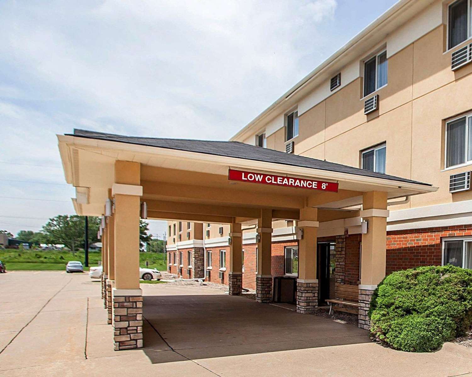 Quality Inn & Suites Davenport, IA See Discounts