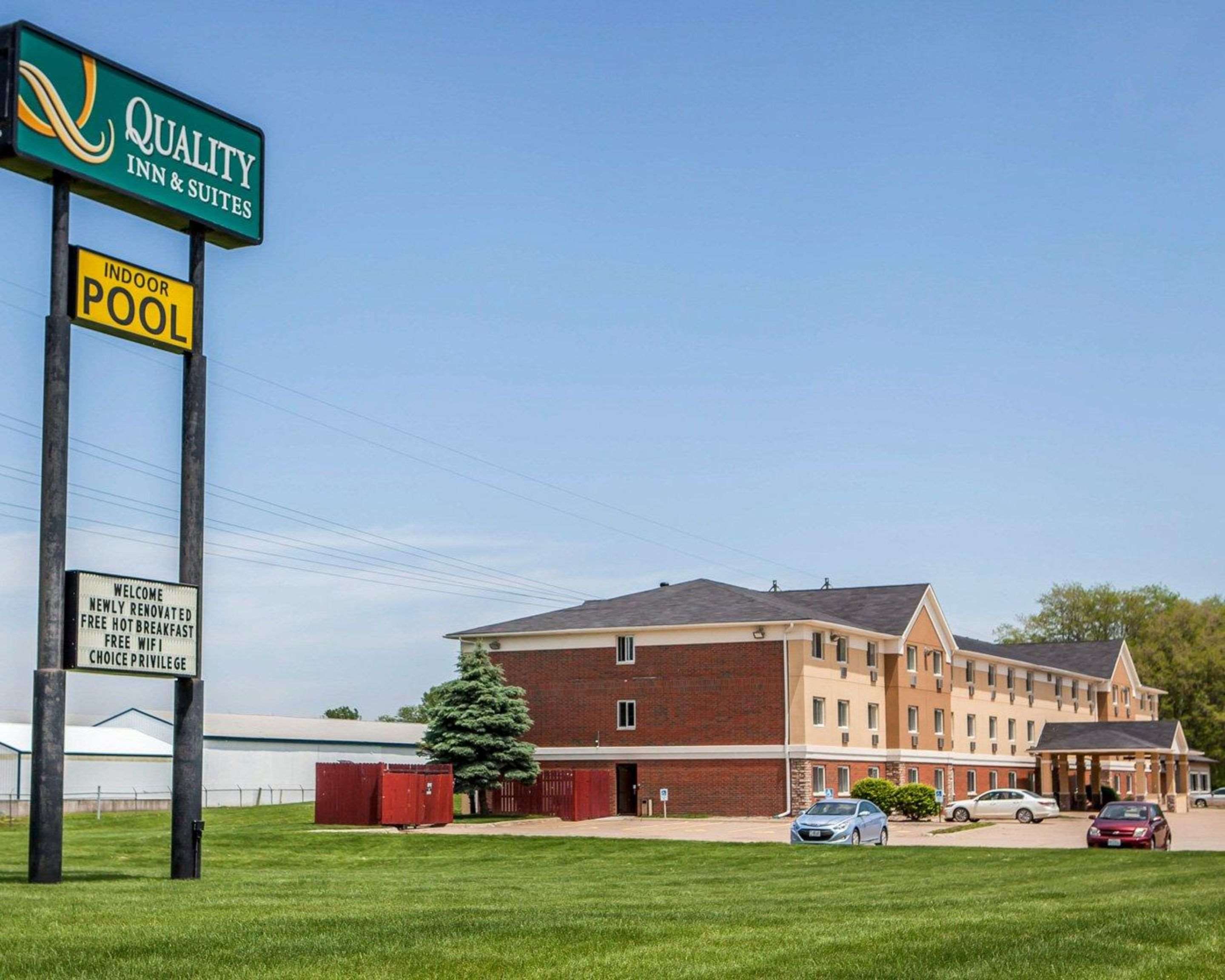 Quality Inn & Suites hotel in Davenport, IA