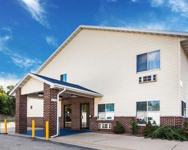 Exterior view - Rodeway Inn Cedar Rapids