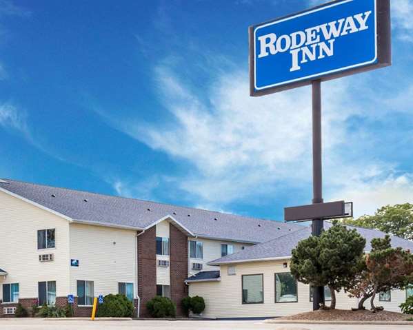 Exterior view - Rodeway Inn Cedar Rapids