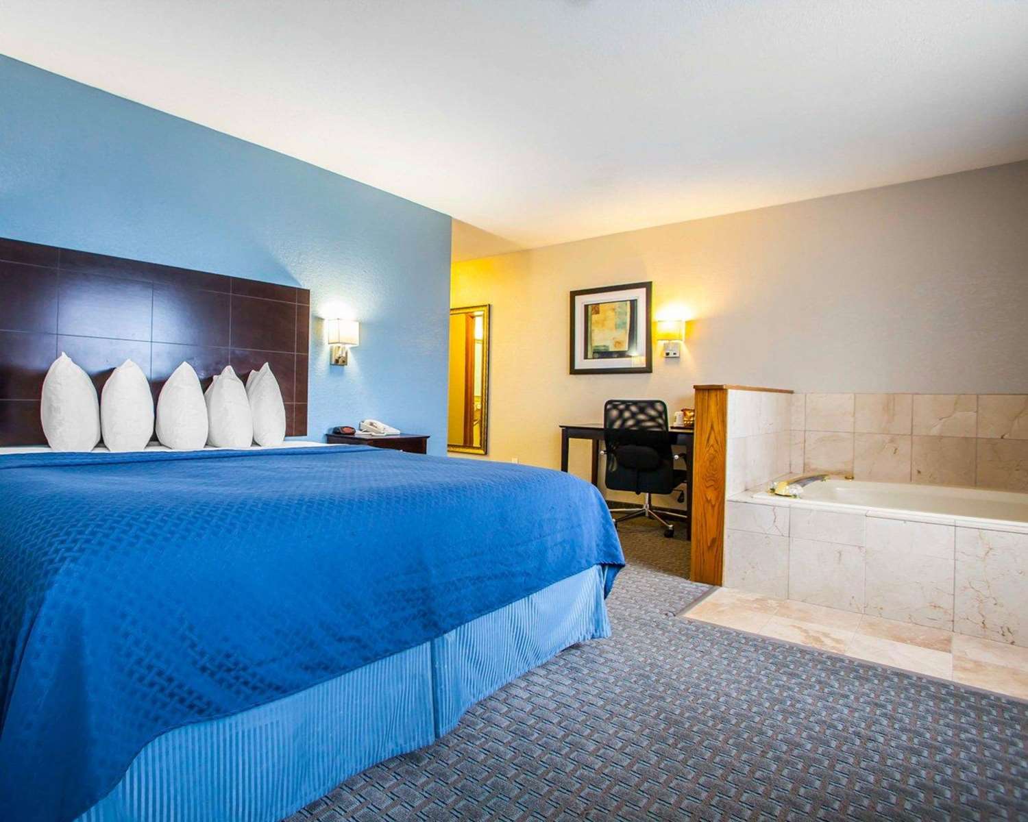 Quality Inn & Suites Ankeny, IA See Discounts