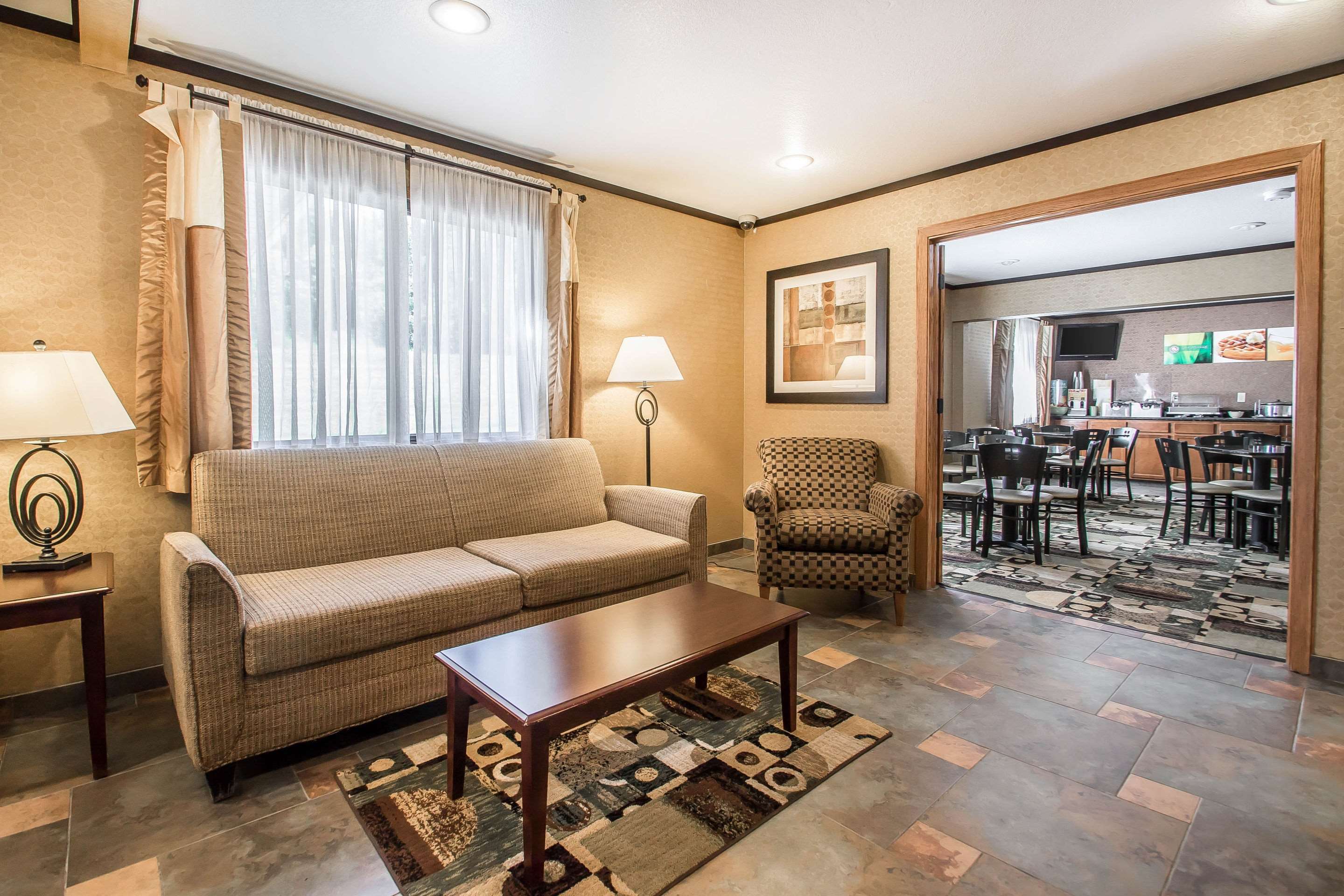 Lobby with sitting area