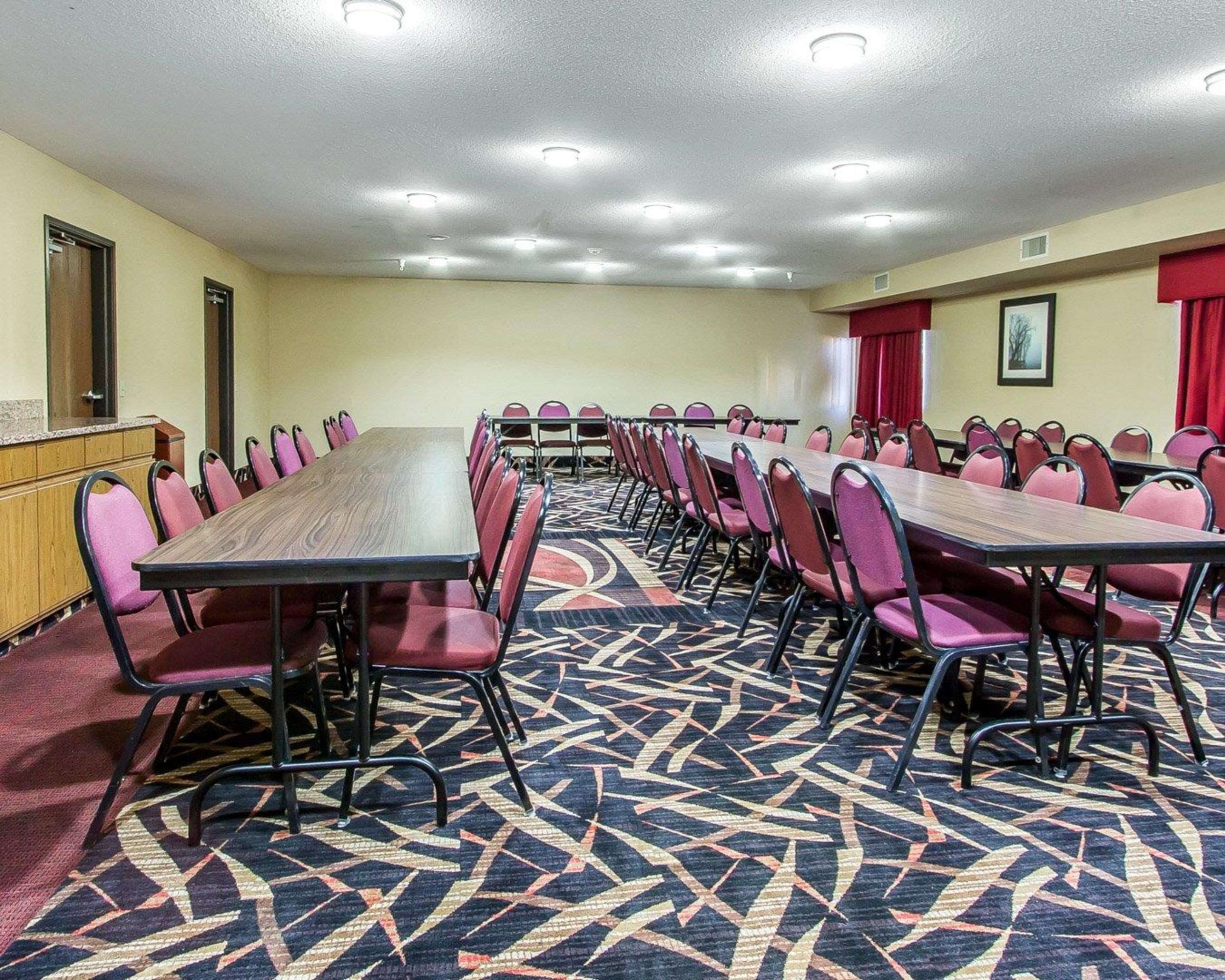 Meeting room | Quality Inn & Suites