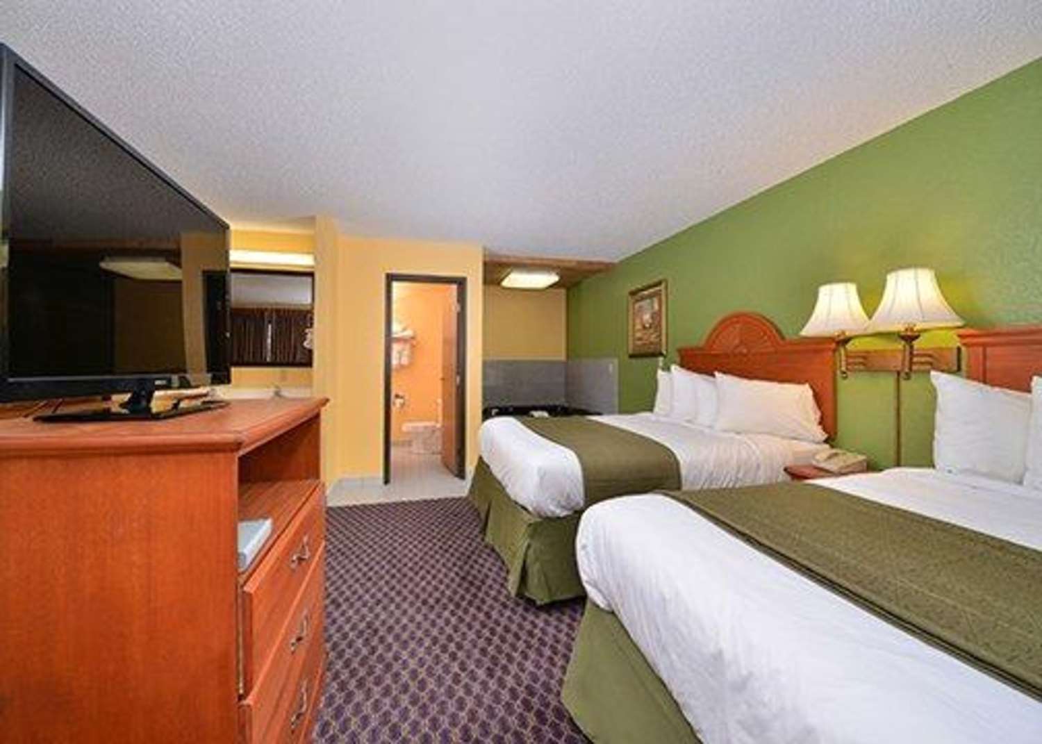 Quality Inn & Suites Grinnell, IA See Discounts