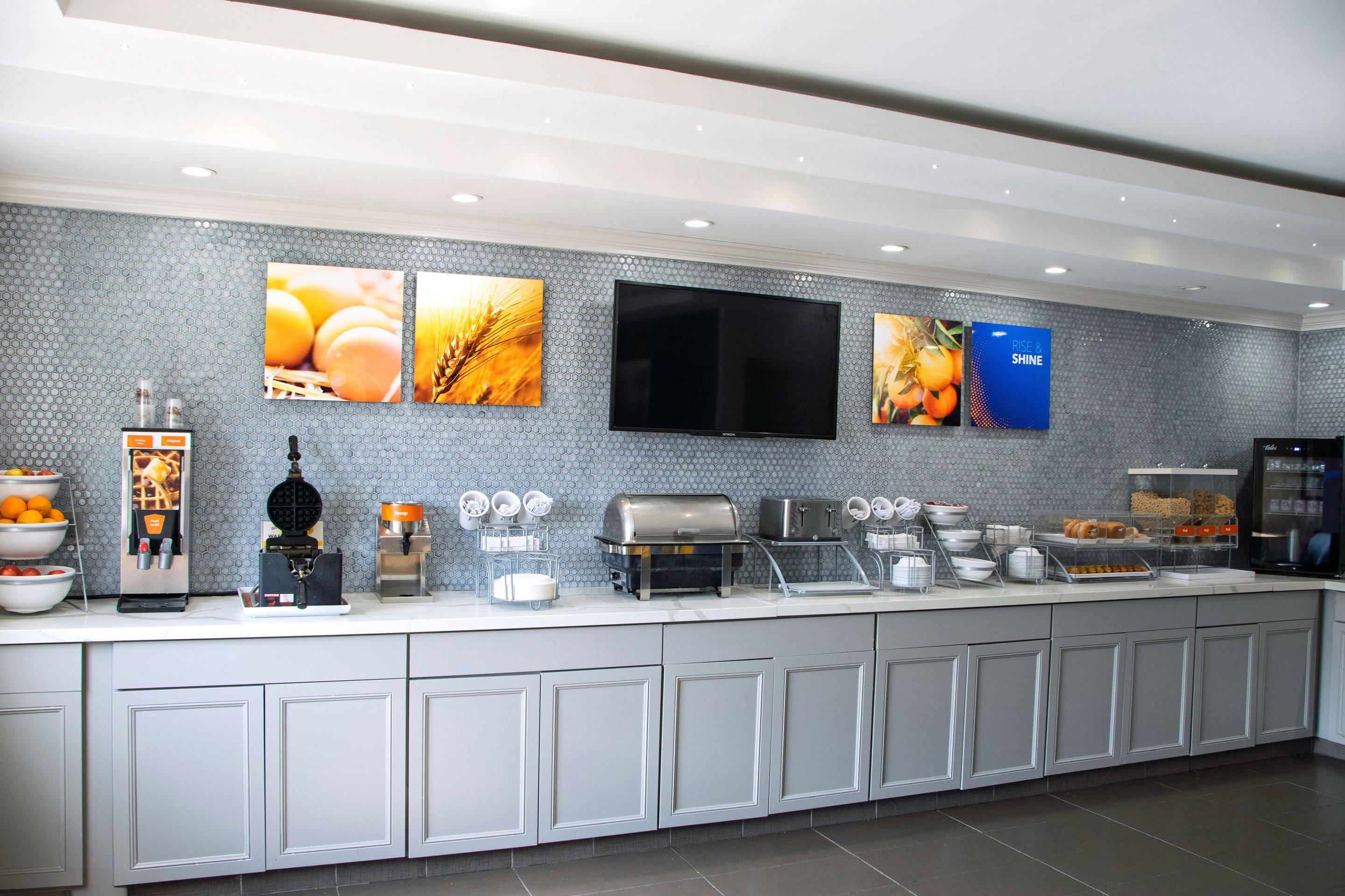 Breakfast area | Comfort Inn & Suites Coralville - Iowa City near Iowa River Landing