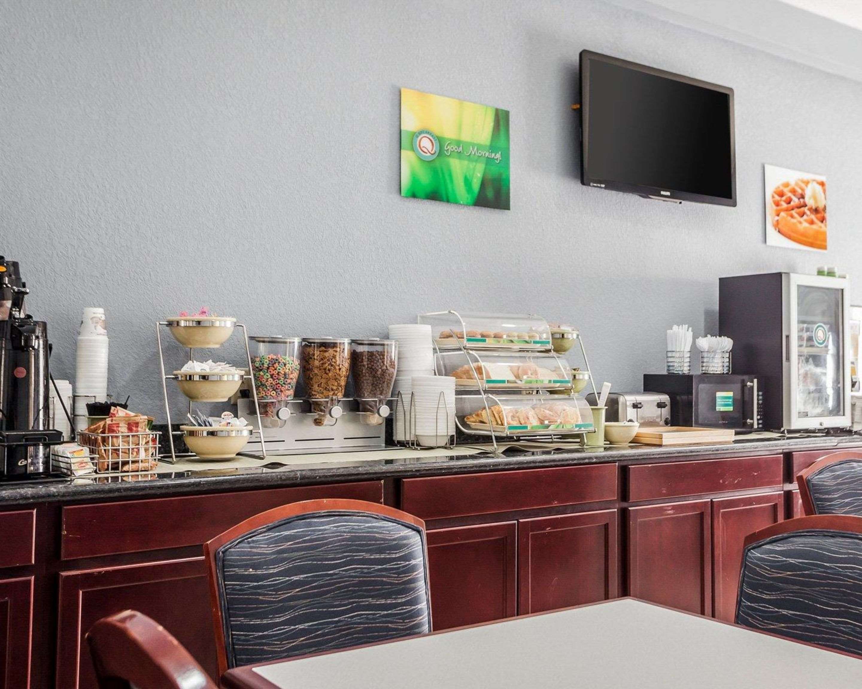 Free hot breakfast