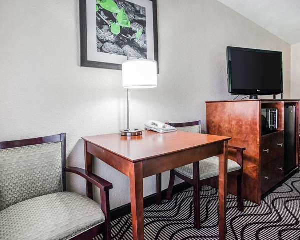  - Quality Inn & Suites Altoona - I-80, Exit 142