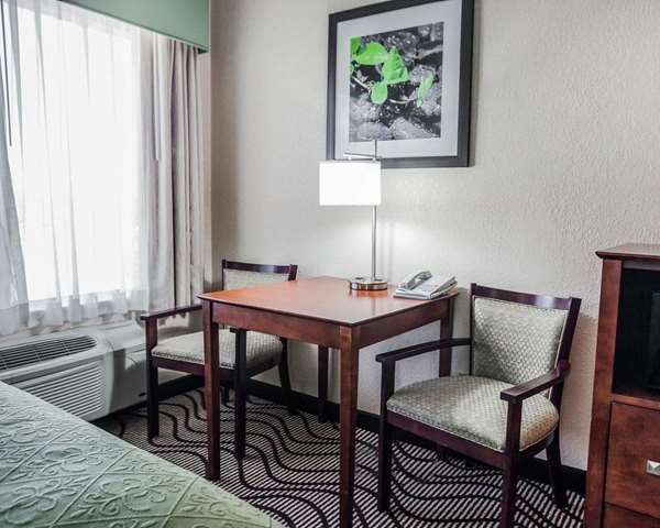  - Quality Inn & Suites Altoona - I-80, Exit 142
