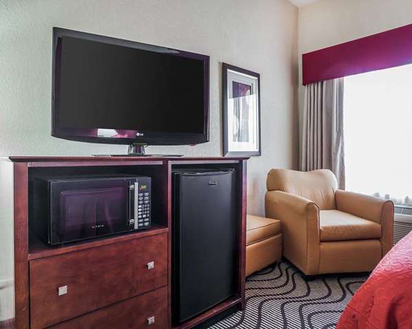  - Quality Inn & Suites Altoona - I-80, Exit 142
