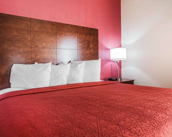Suite - Quality Inn & Suites Altoona - I-80, Exit 142