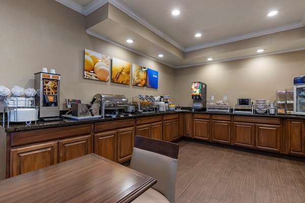 Amenities - Comfort Inn & Suites Waterloo